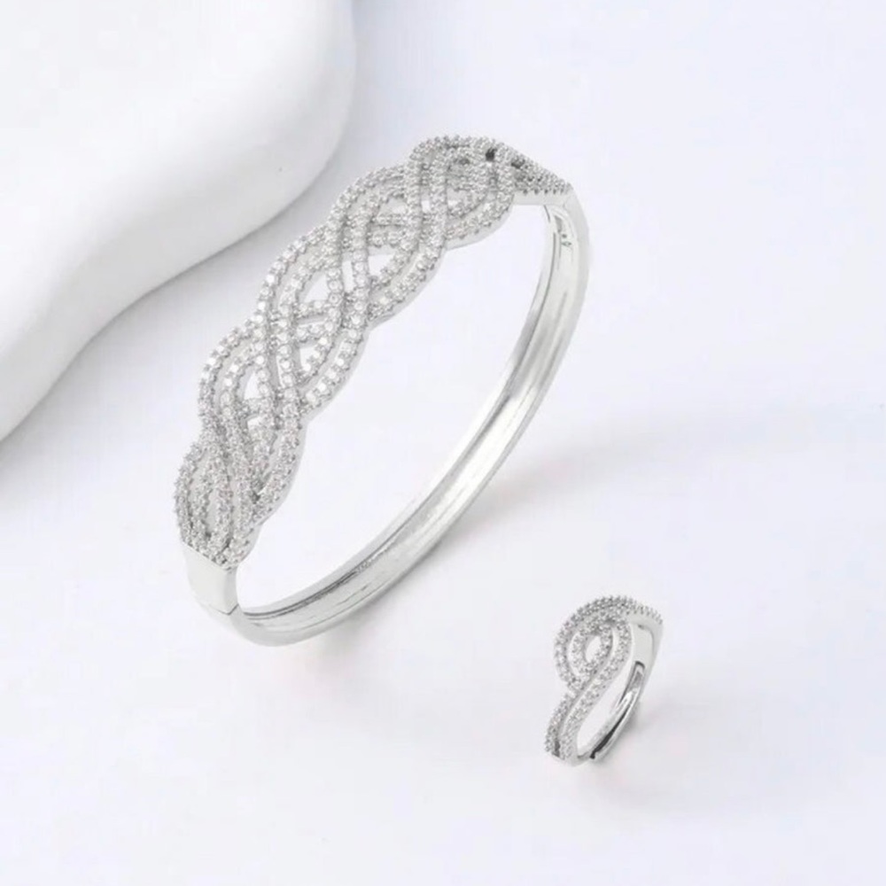 Gorgeous knot design bracelet with swarovski elements rhodium plated